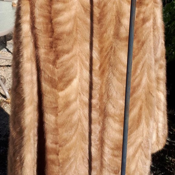 Vintage "Alexander" Long haired Mink Coat - Picture 2 of 6